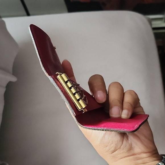 Louis Vuitton 4 key holder - Picture 4 of 13